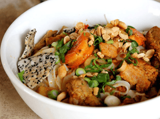 Món ăn cho bé: Mì nấu xương heo