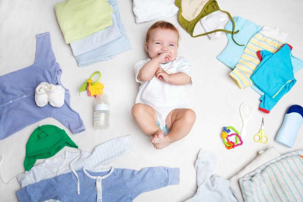 Chuẩn bị quần áo, tã bỉm cho trẻ sơ sinh (Nguồn: Sưu tầm) Những vật dụng cần thiết khi chuẩn bị đồ sơ sinh cho bé