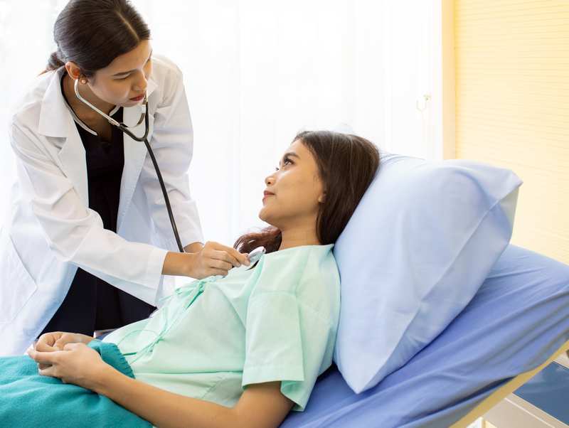 những dấu hiệu bất thường ở ngực mẹ cần lưu ý
